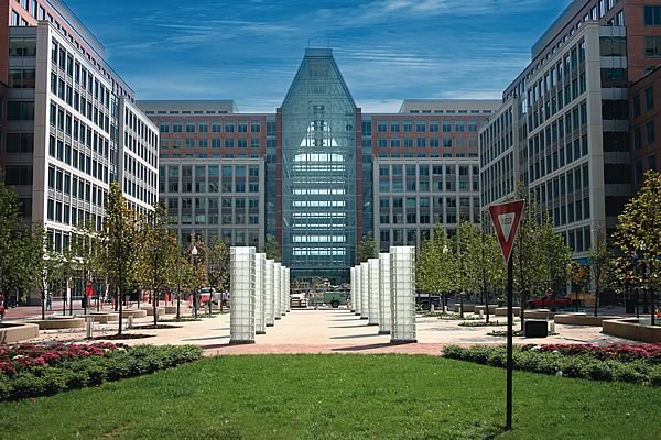 An image of the US Patent and Trademark Office